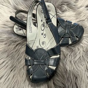 Grey sandal size 8 1/2